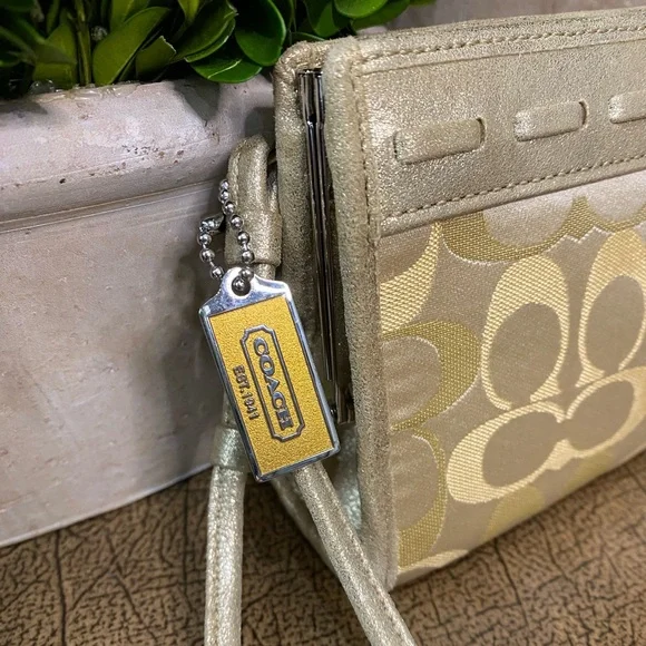 2004 Coach Limited Edition Vintage Kyoto Silk Framed Kisslock - Picture 3 of 11